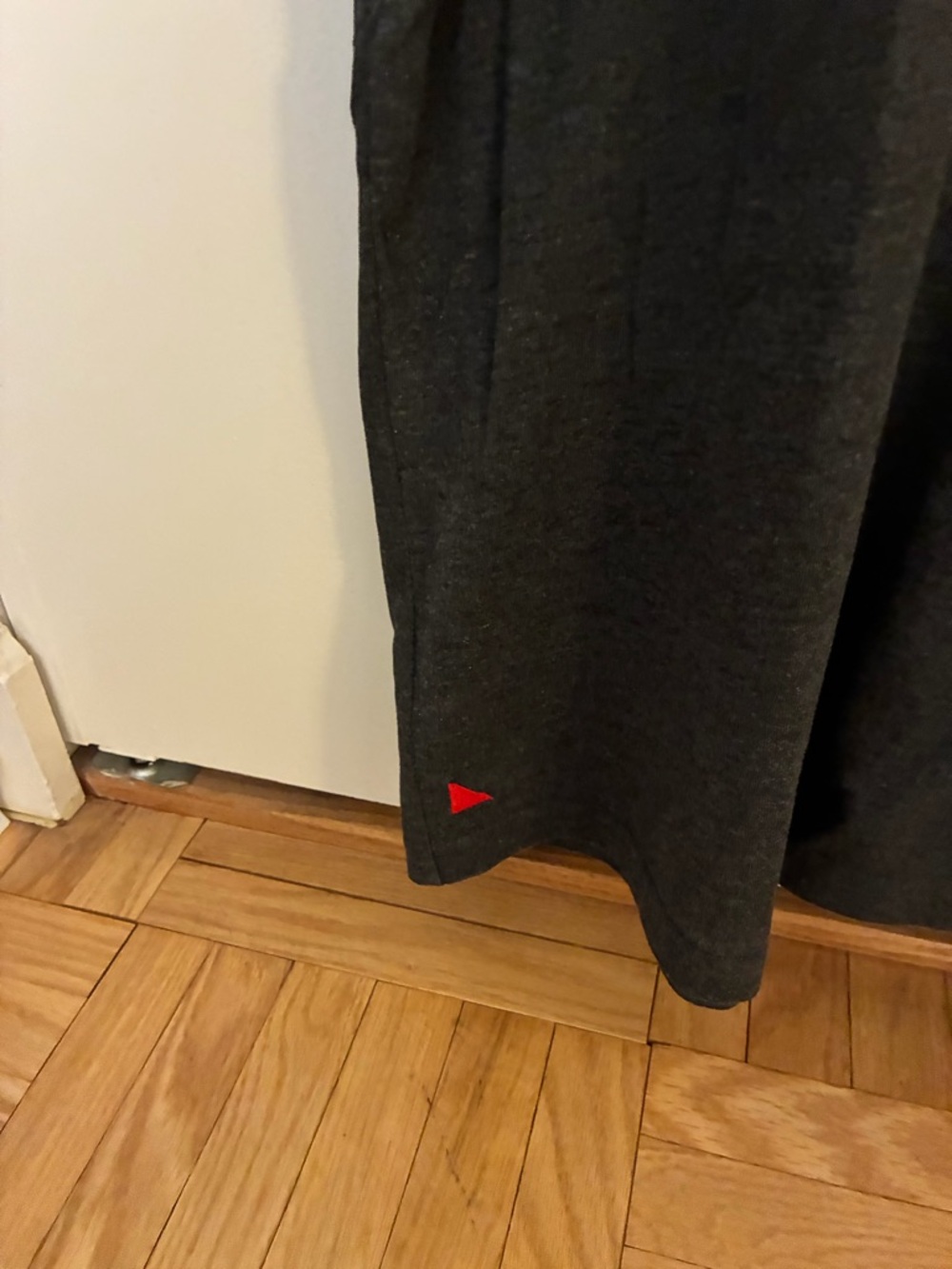 2 UNTUCKit Short Sleeve Crew Tee in Charcoal and Black - Picture 3 of 9